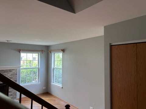 Foto del edificio - 2456 Frost Dr
