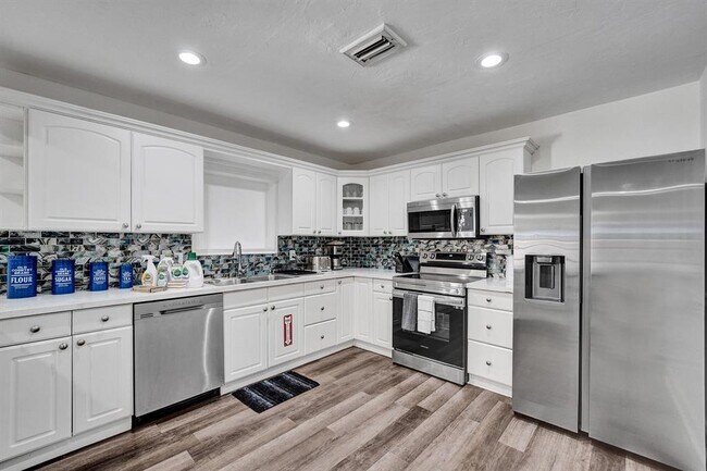 Building Photo - 3160 NW 63rd St