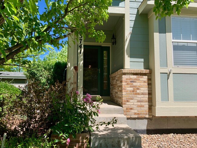Building Photo - Well Maintained Murphy Creek Home With Unb...