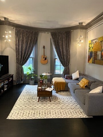 Foto principal - 15 E Springfield St