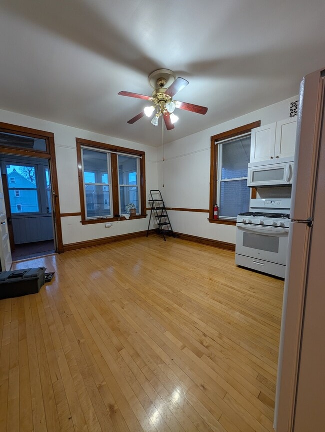 Building Photo - 2505 S Harding Ave