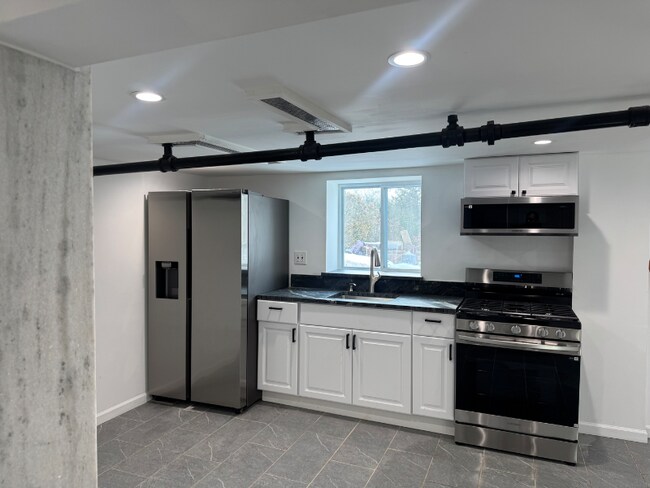 Foto del edificio - 9 Lawrence Ave