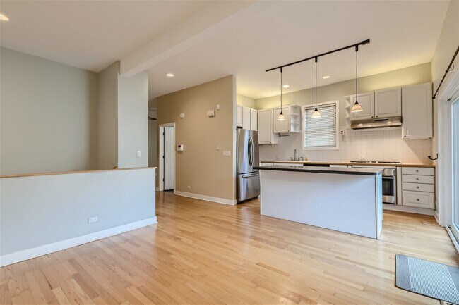 Foto del edificio - 1326 W Melrose St