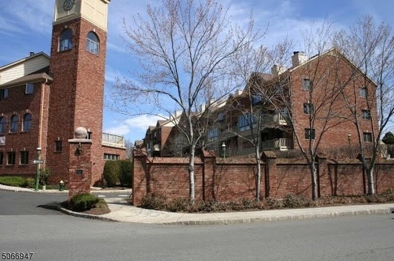 20 Mews Ln Unit 20, South Orange, NJ 07079 Condo for Rent in South
