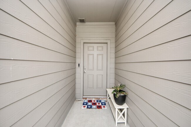 Foto del edificio - 403 Blanco Ln