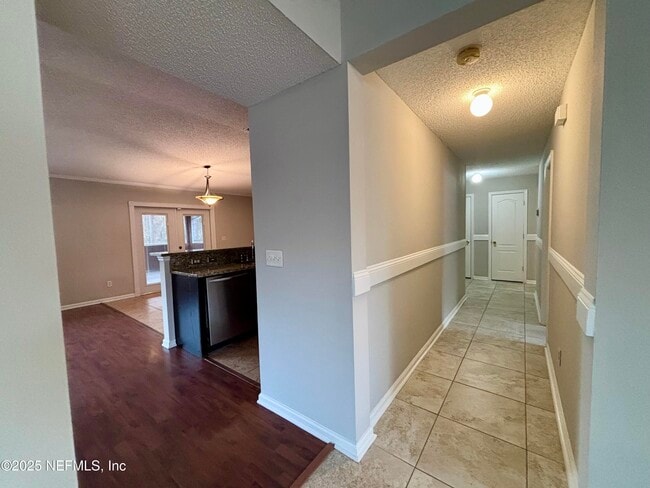 Building Photo - 9612 Clinton Corners Dr