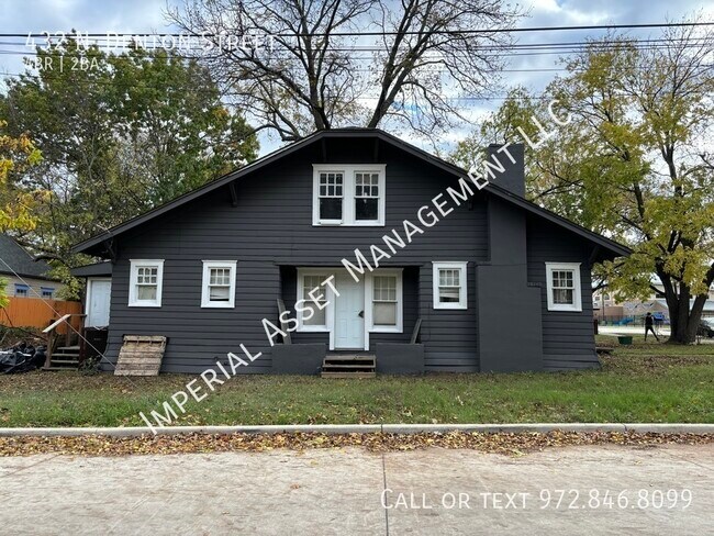 Building Photo - Picturesque Updated Home