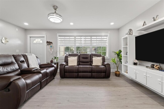 Building Photo - 1366 Osprey Ct