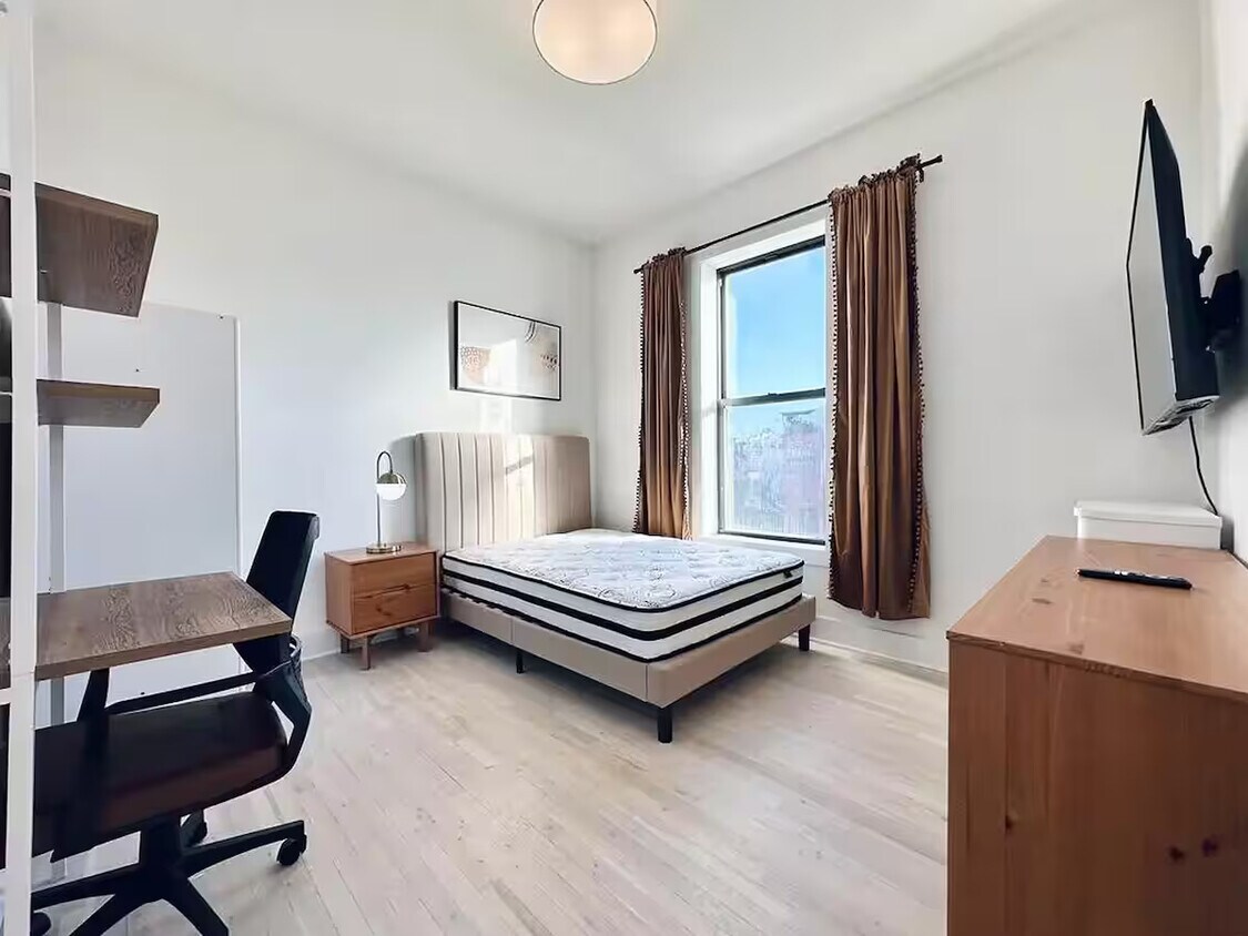 Furnished room/NOT APARTMENT - Furnished room/NOT APARTMENT