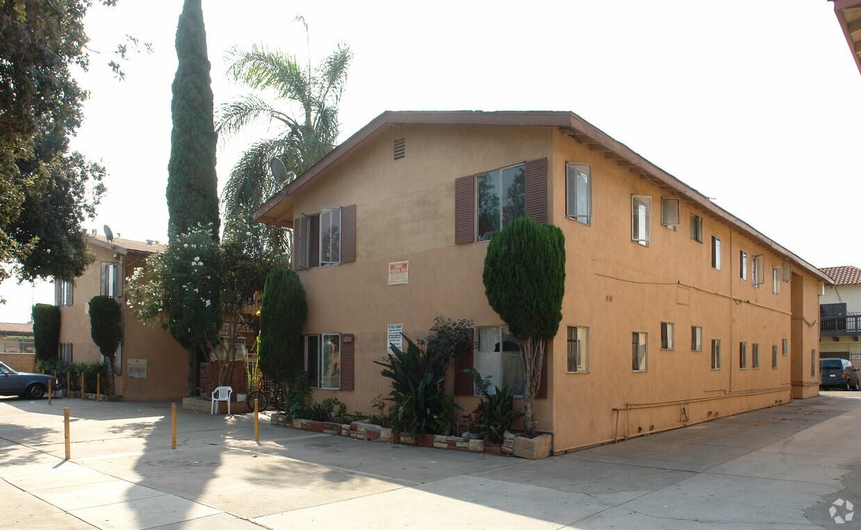 Primary Photo - 1210-1214 N Stafford St