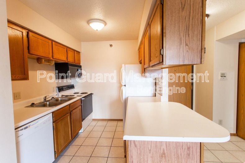 Primary Photo - 2600 N Career Ave
