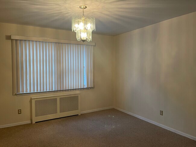 Dining Room - 111 Franklin St