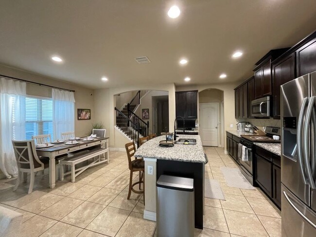 Foto del edificio - 12310 Coal Mine Rise