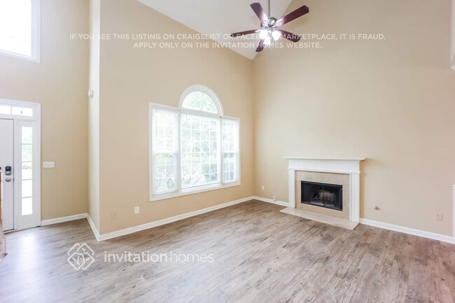 Building Photo - 3007 Andora Dr SW