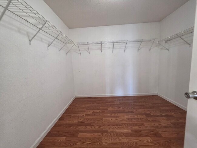 Foto del edificio - 23752 Pepperleaf St
