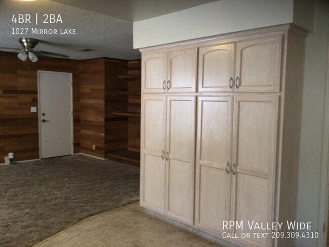 Building Photo - Beautiful 4 Bedroom Home in Established No...