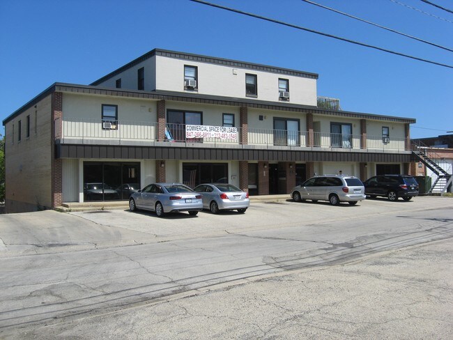 Building Photo - 501 Bank Ln