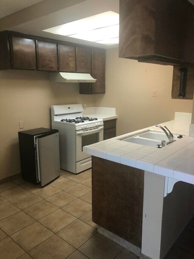 Building Photo - 48185 Garbo Dr