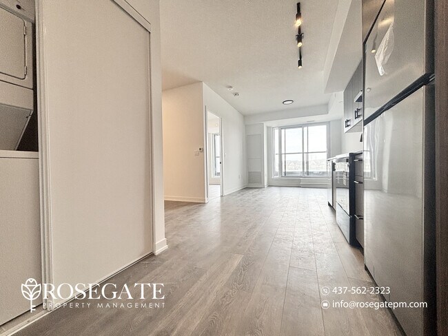 Building Photo - Modern 1+Den Condo with Balcony, Parking & Locker – Internet Included – Pet Friendly – Burlington