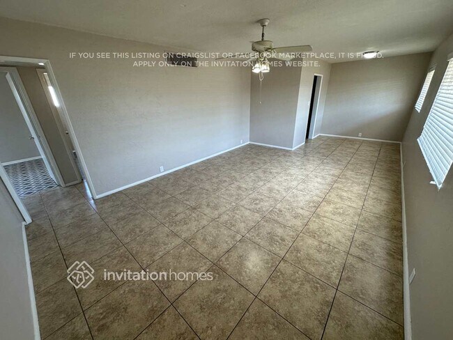 Foto del edificio - 2112 N 28th Pl