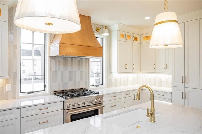 Foto del edificio - 4111 S Champions Dr