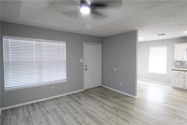 Building Photo - 12 E St