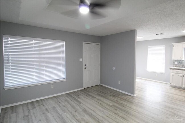 Foto del edificio - 12 E St