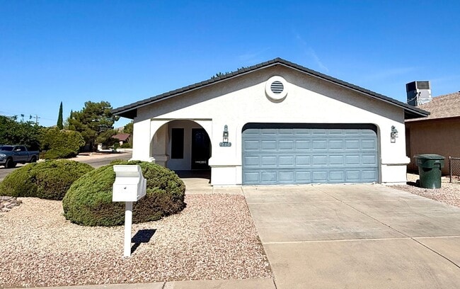 Building Photo - Updated 3 Bedroom, 2 Bathroom Home in Central Kingman – Across from the Mohave County Fairgrounds!