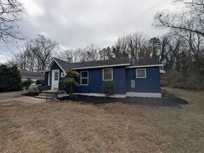 Building Photo - 409 Hickory St