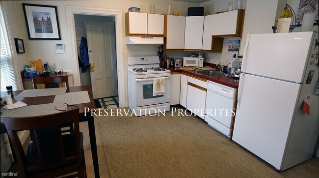 Foto del edificio - 2 br, 1.5 bath Duplex - 68 Austin St # 2