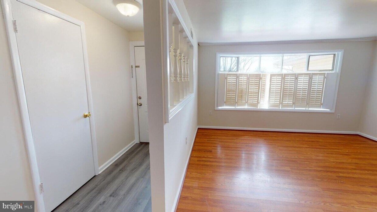 Foto principal - 6103 Ronna Cir