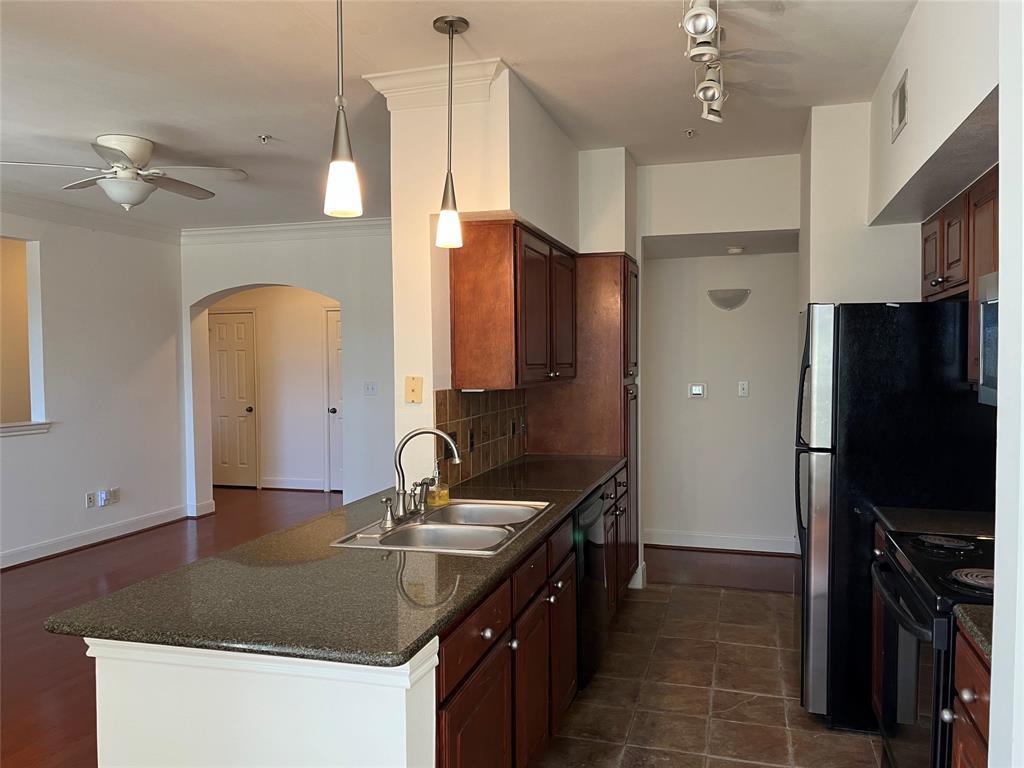 Foto principal - 7701 Rialto Blvd