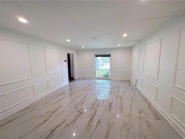 Building Photo - 4916 W Bay Way Dr