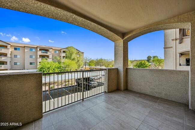 Foto del edificio - 920 E Devonshire Ave