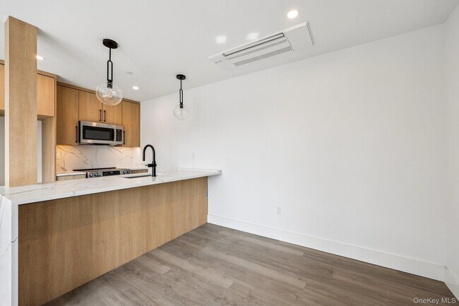 Foto del edificio - 325 Manville Rd