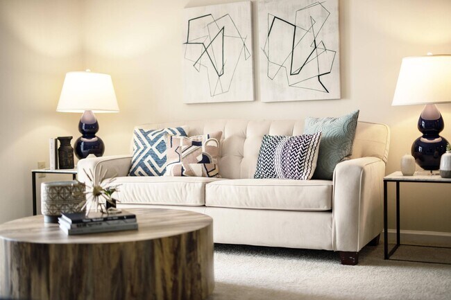 Foto del edificio - Abbotts Creek Apartments