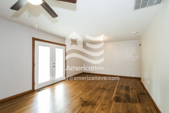 Building Photo - 1044 Farmview Dr