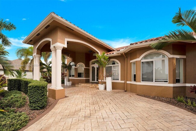 Building Photo - 5050 SW 166th Ave