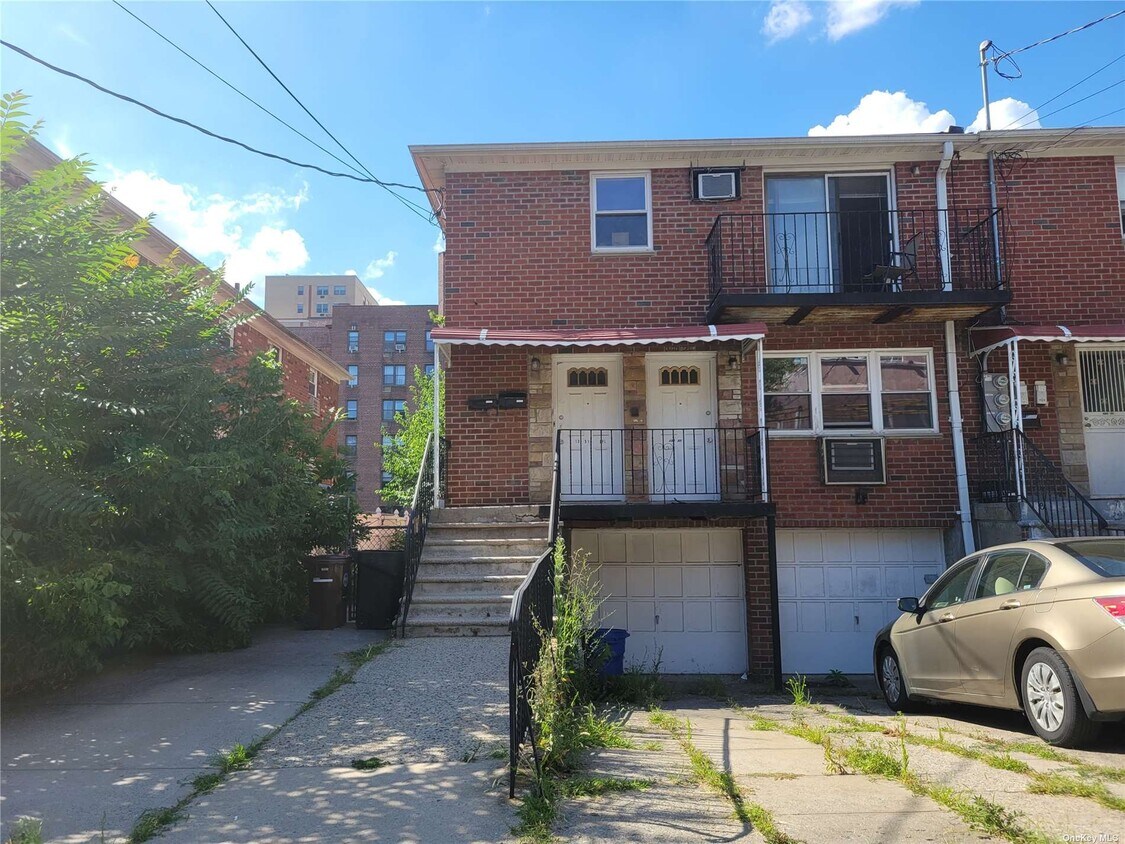 Primary Photo - 137-51 Geranium Ave