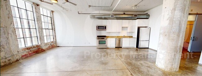 Building Photo - 1122 Jackson St