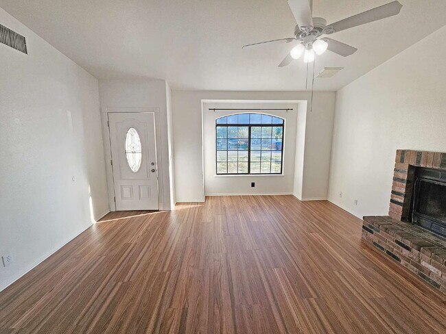 Foto del edificio - 920 W Perch Ave