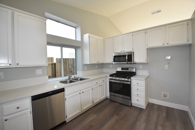 Building Photo - 8477 Water Poppy Way