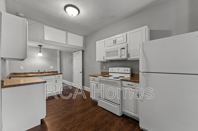 Building Photo - 528 E Raymond St