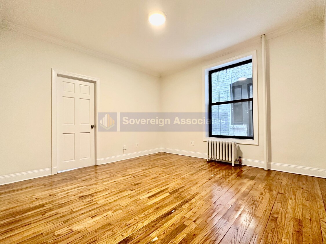 Primary Photo - 209 West 102nd Street