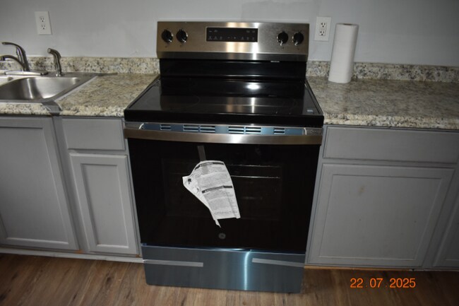 Foto del edificio - 1371 Ridge Rd