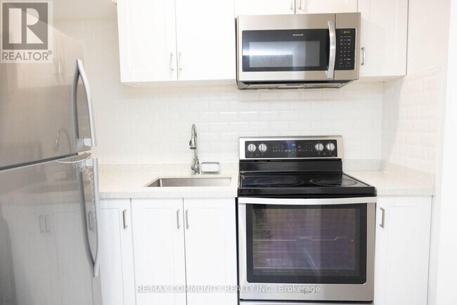 Photo du bâtiment - 481 Bessborough Dr