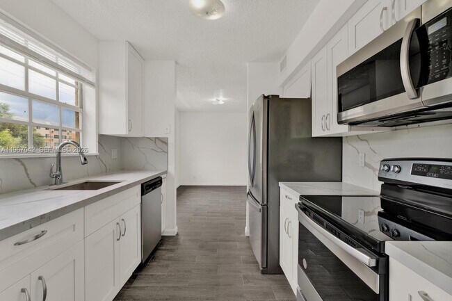 Foto del edificio - 8621 SW 5th St