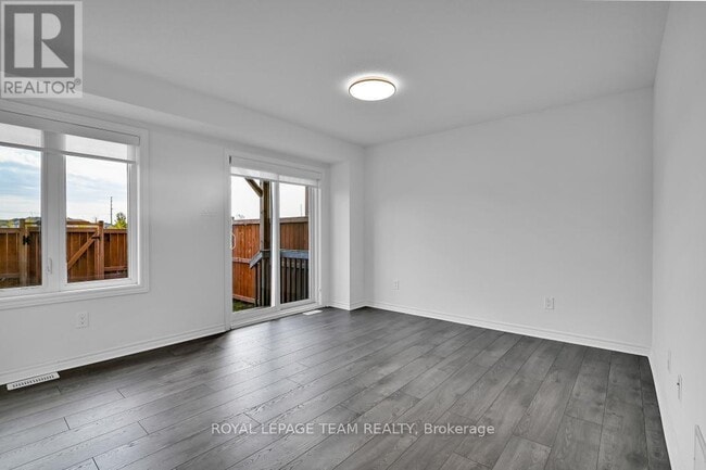 Building Photo - 72 Barn Swallow Private