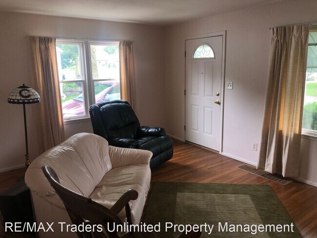 Building Photo - 3 br, 1.5 bath House - 1209 W Crestwood Dr.
