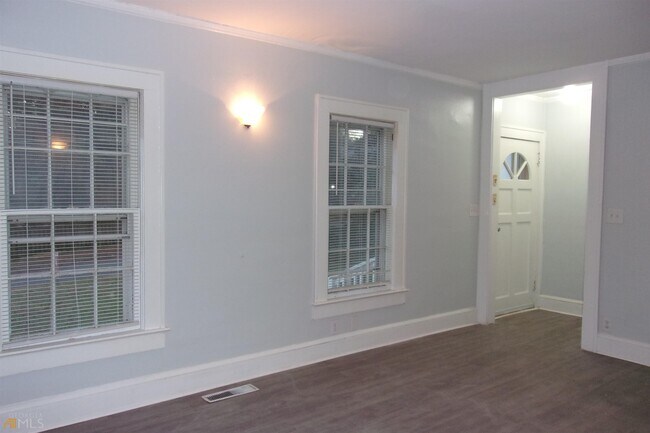 Foto del edificio - 3359 Hemphill St